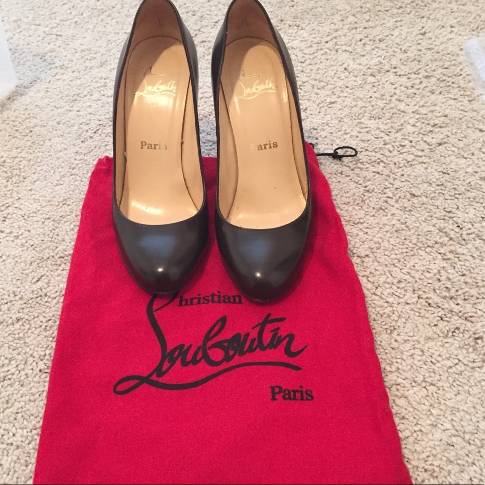 Christian Louboutin round toe pumps